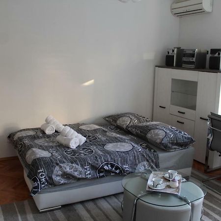 Cozy Apartment Kolumbo 2 min from Ultra Festival Сплит Екстериор снимка