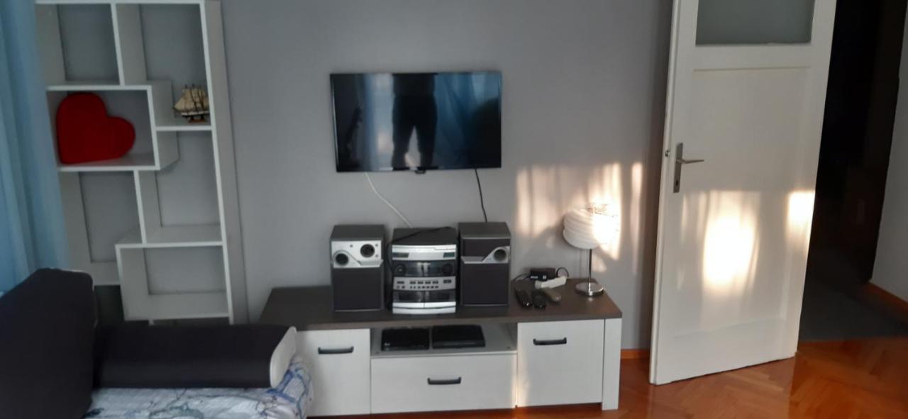 Cozy Apartment Kolumbo 2 min from Ultra Festival Сплит Екстериор снимка