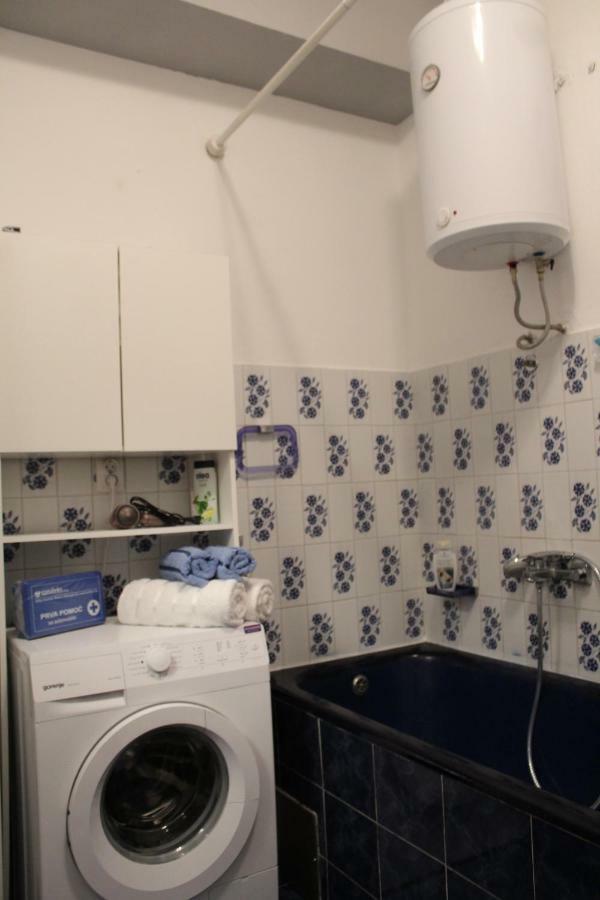 Cozy Apartment Kolumbo 2 min from Ultra Festival Сплит Екстериор снимка